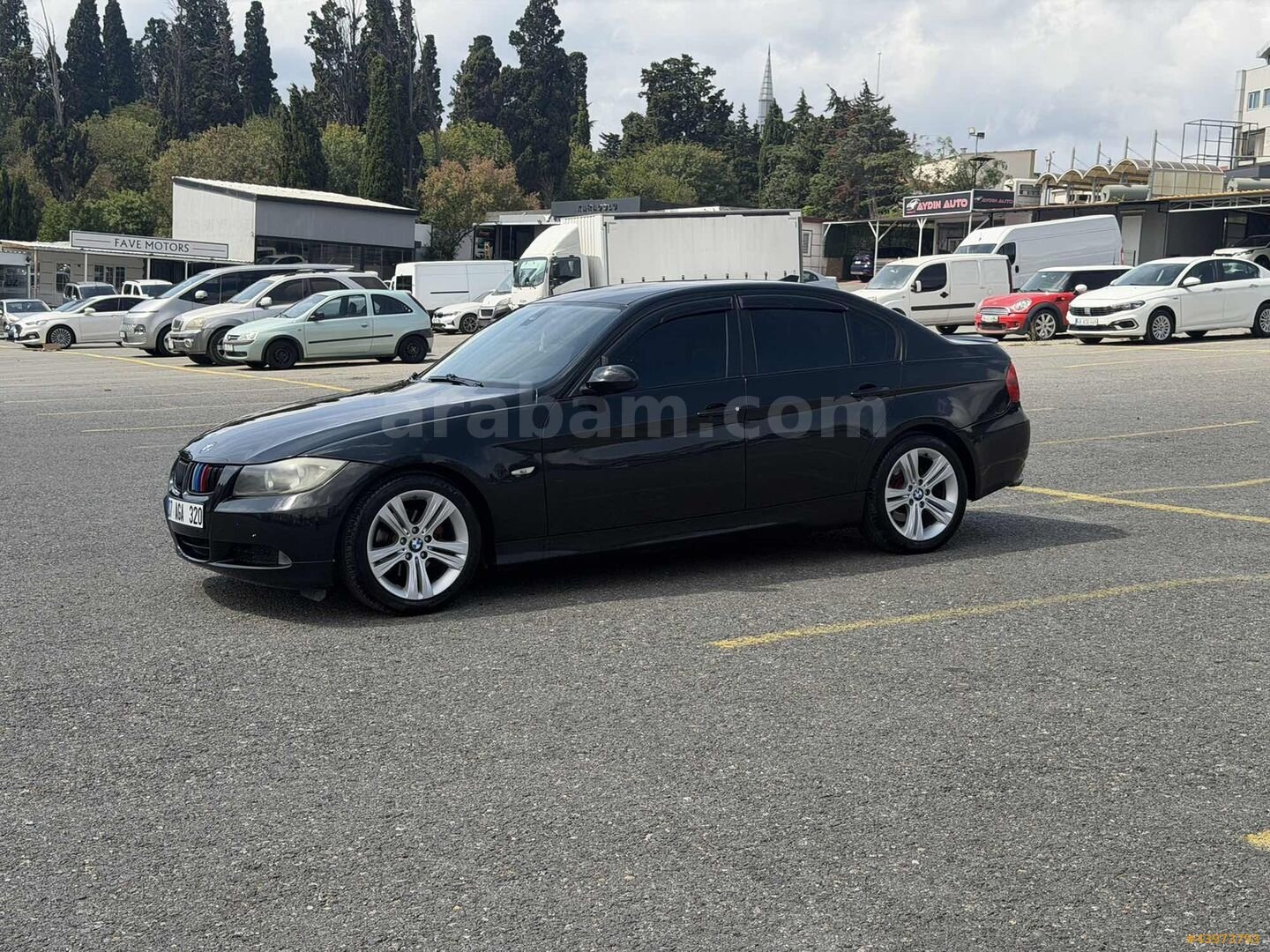Galeriden BMW 3 Serisi 320i 2007 Model İstanbul 268.000 km Siyah 3