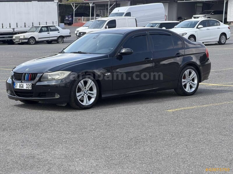 Galeriden BMW 3 Serisi 320i 2007 Model İstanbul 268.000 km Siyah