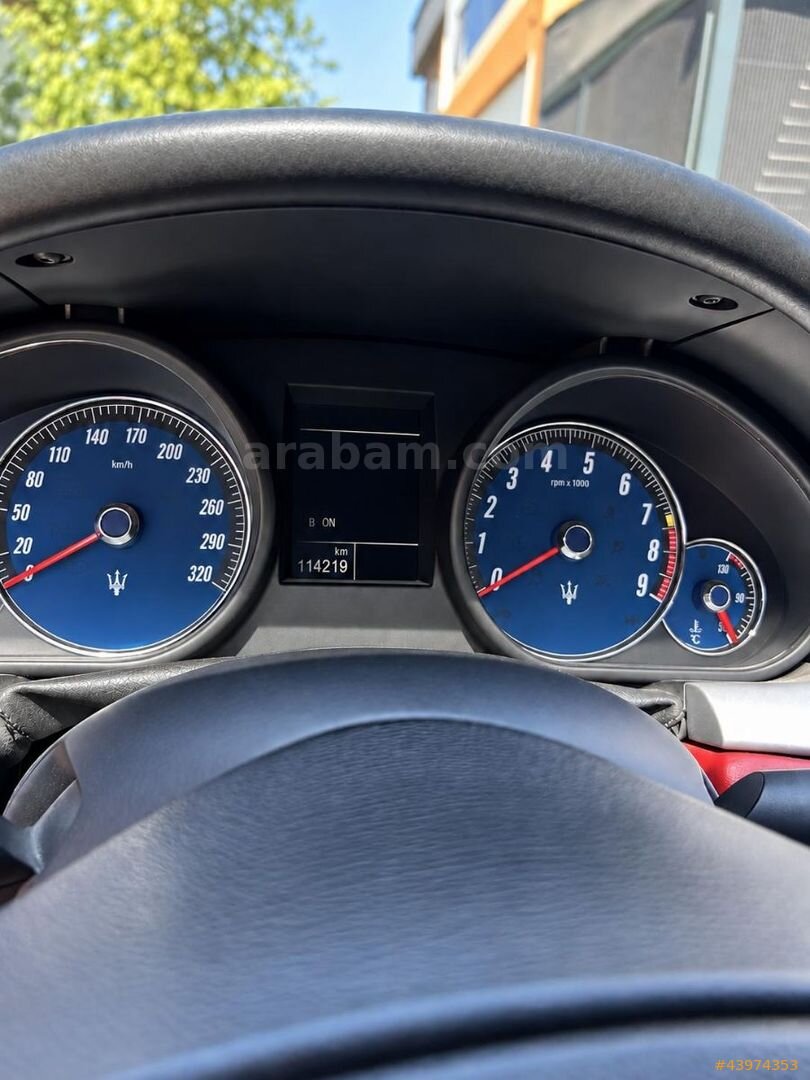 Galeriden Maserati GranTurismo 4.7 S 2013 Model Denizli 115.000 km Beyaz 7