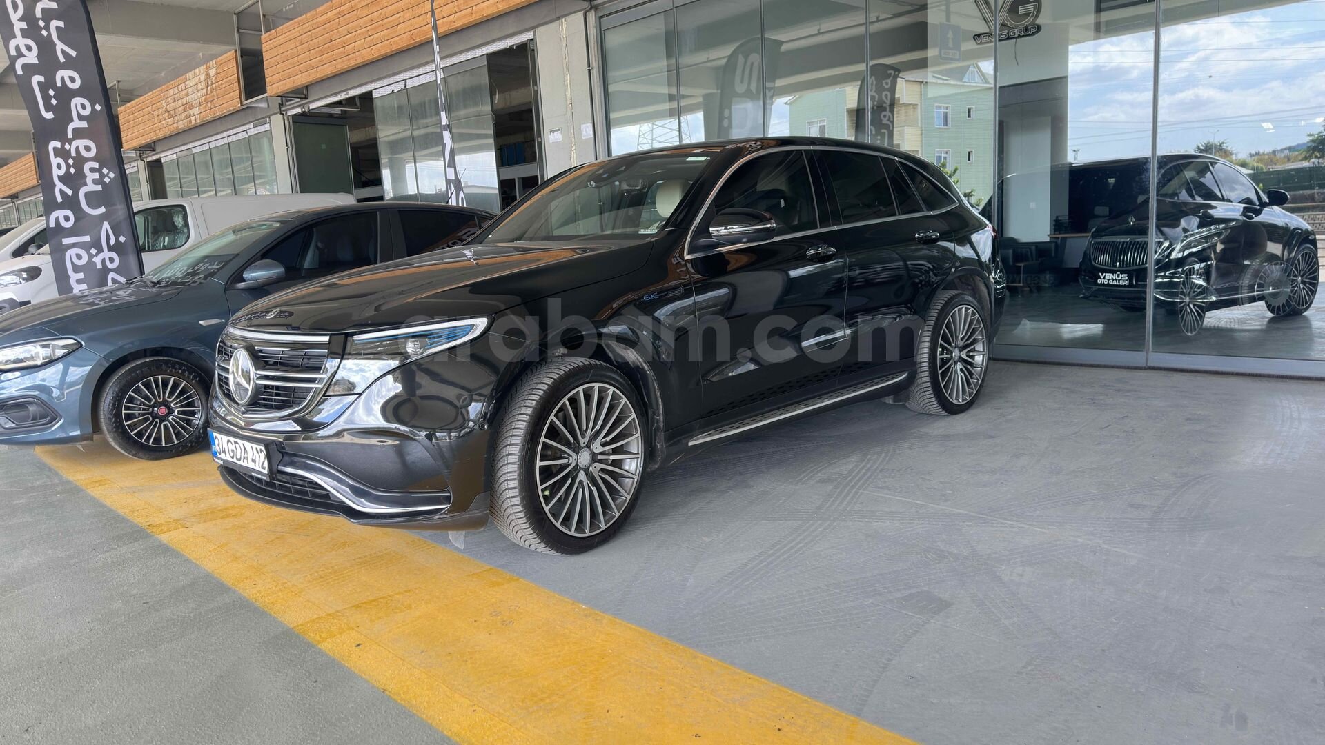 Sahibinden Mercedes - Benz EQC 400 2022 Model 40.900 km Siyah 3