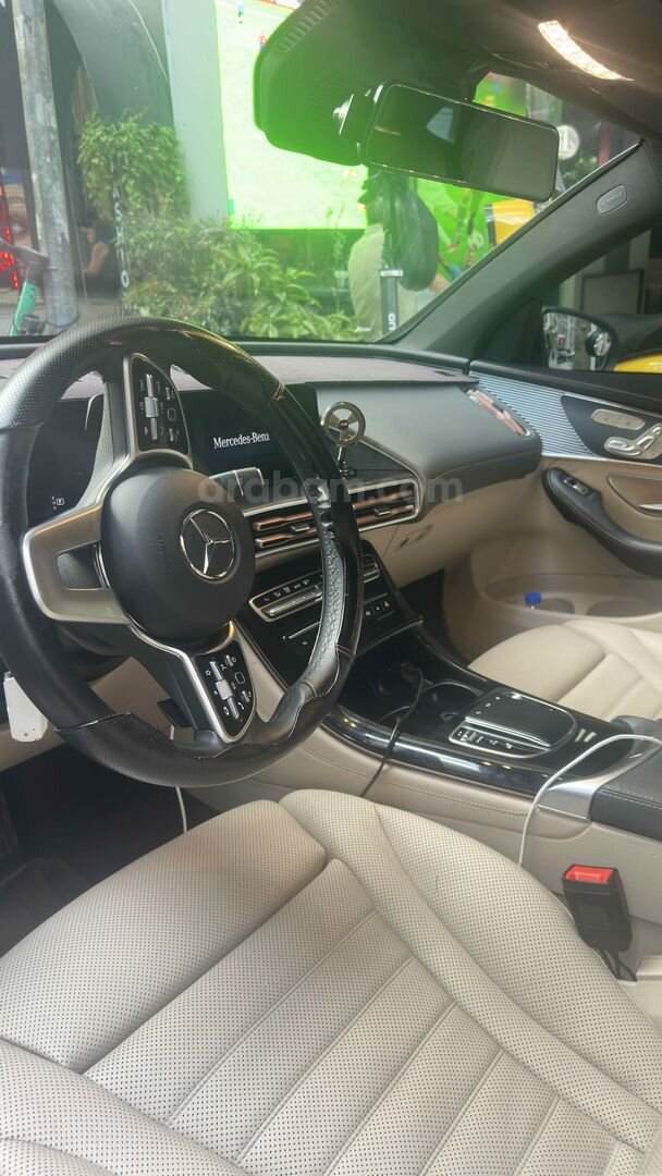 Sahibinden Mercedes - Benz EQC 400 2022 Model 40.900 km Siyah 6