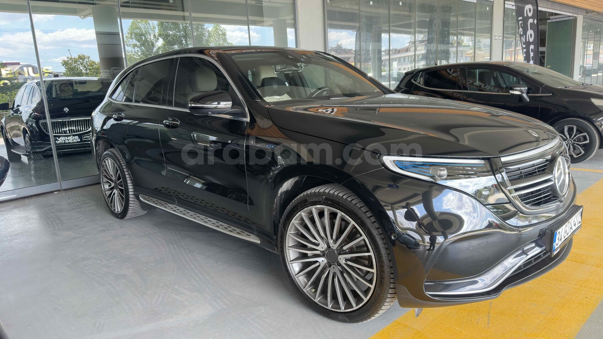 Sahibinden Mercedes - Benz EQC 400 2022 Model 40.900 km Siyah 4