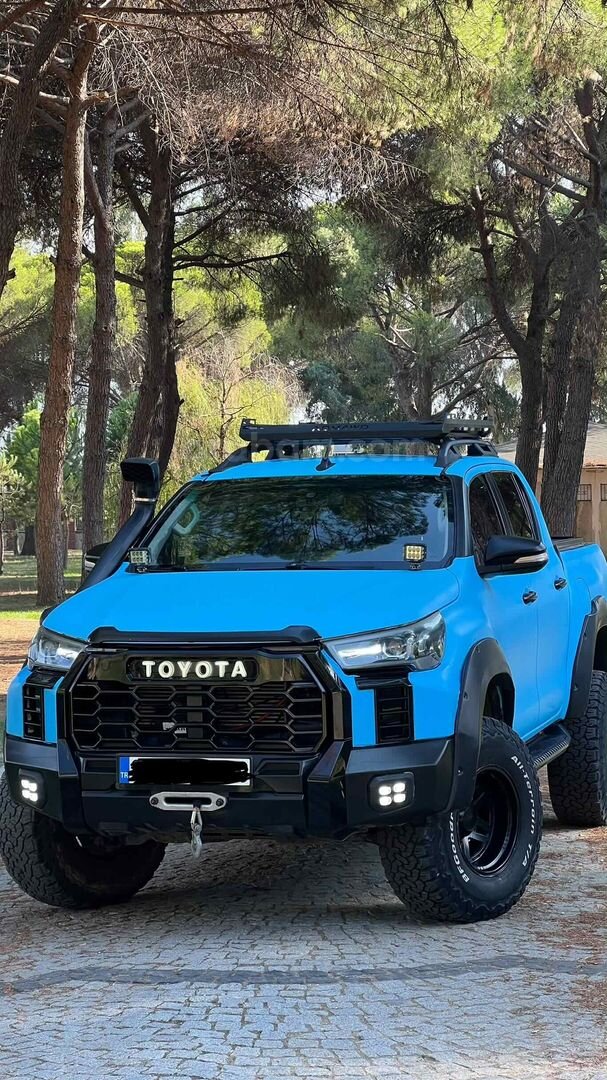 Galeriden Toyota Hilux 2.4 D-4D 4x4 Adventure 2015 Model Aydın 1