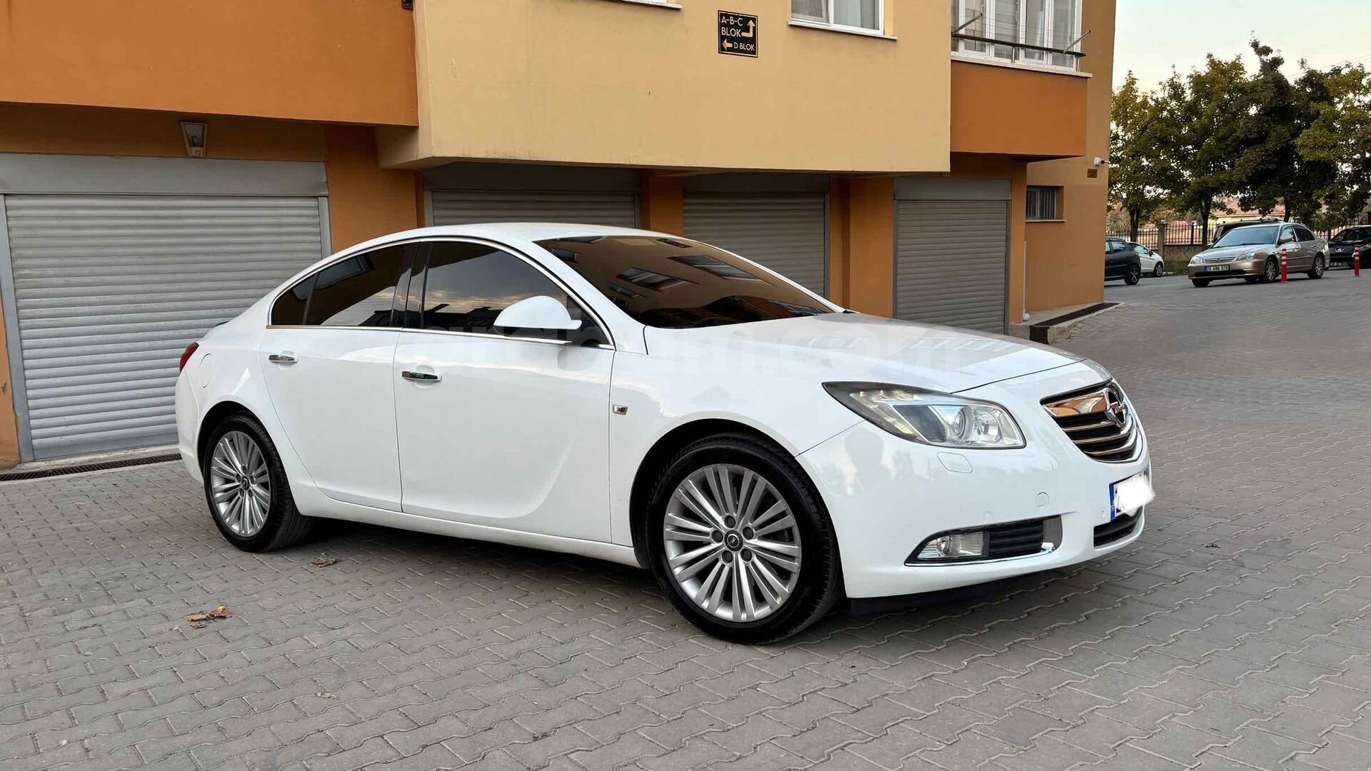 Sahibinden Opel Insignia 1.6 T Cosmo 2012 Model Eskişehir 169.000 km Beyaz 3