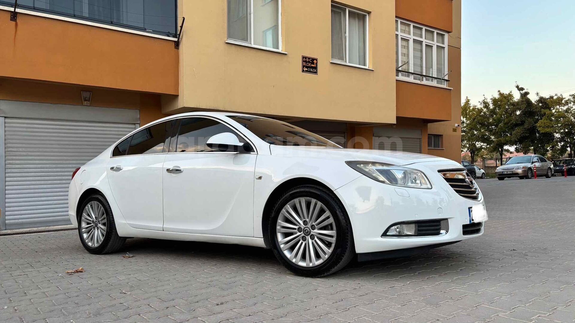 Sahibinden Opel Insignia 1.6 T Cosmo 2012 Model Eskişehir 169.000 km Beyaz 2