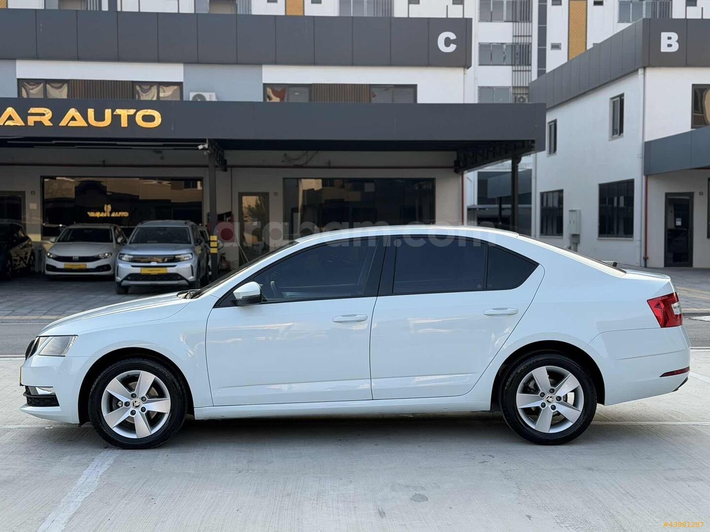 İLK EL+2019 MODEL+EMSALSİZ TEMİZLİKTE+SERVİS BAKIMLI+100.500 KM 3