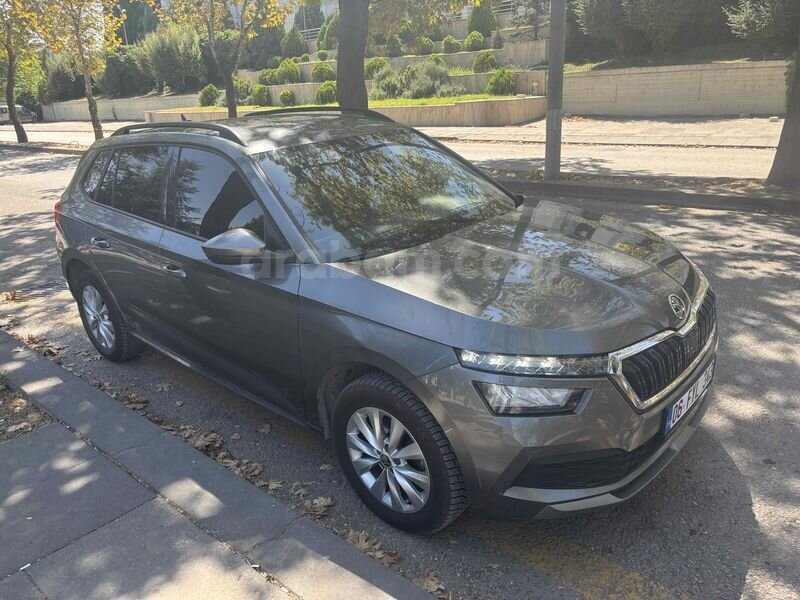 Sahibinden Skoda Kamiq 1.0 TSI Elite 2022 Model 46.520 km Gri (metalik)
