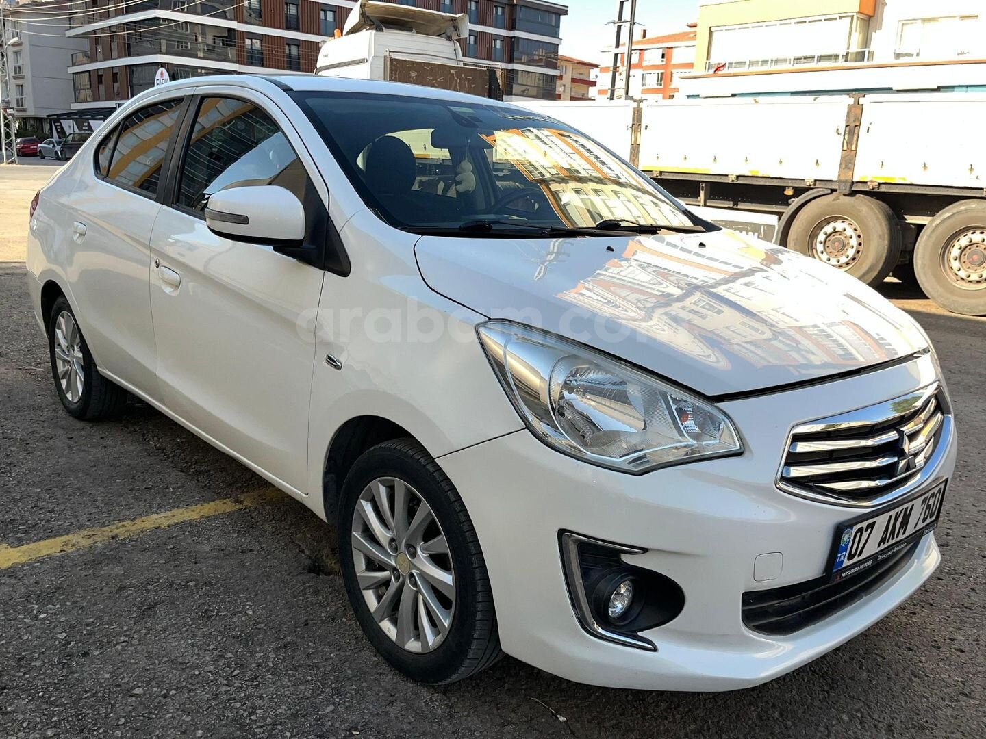 ÇOK TEMİZ BAKIMLI (ACİLL) OTOMATİK VİTES GARAJ ARABASI 2