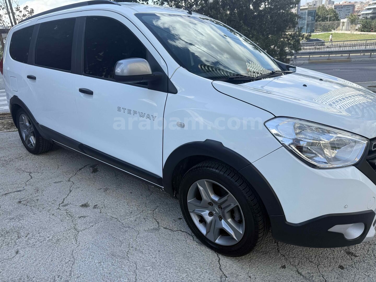 Sahibinden Dacia Lodgy 1.5 BlueDCI Stepway 2019 Model İstanbul 130.000 km Beyaz 1