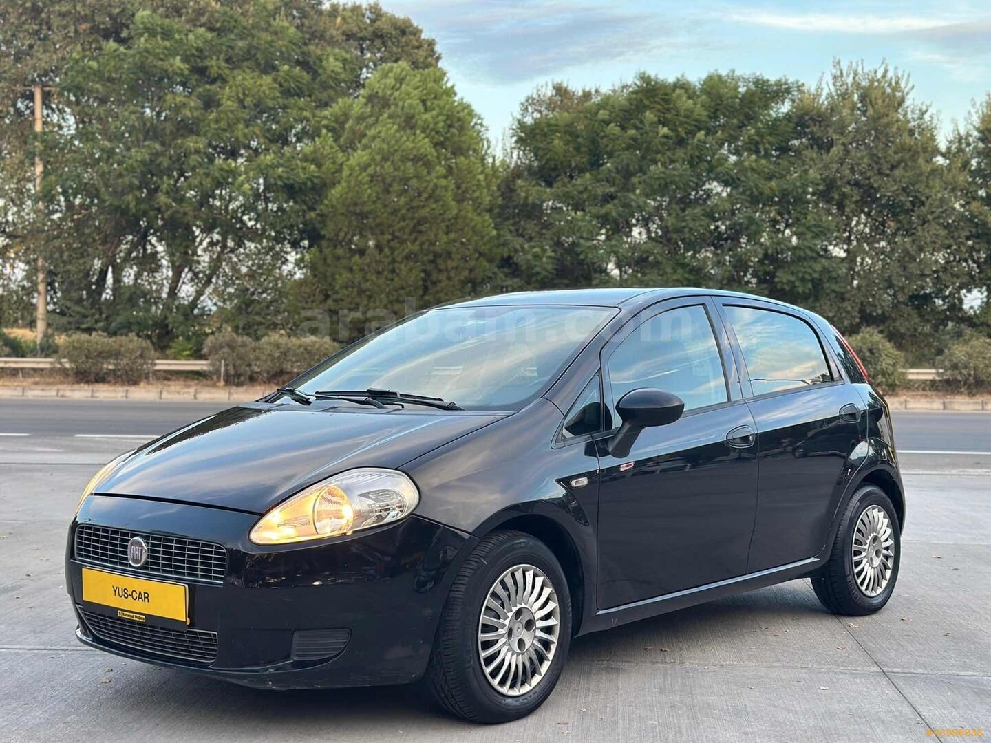 Galeriden Fiat Punto Grande 1.4 Fire Active 2010 Model Manisa 160.000 km Siyah 3