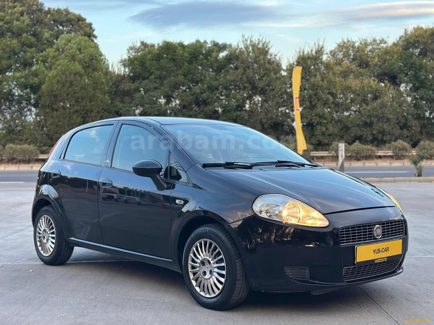 Galeriden Fiat Punto Grande 1.4 Fire Active 2010 Model Manisa 160.000 km Siyah 1
