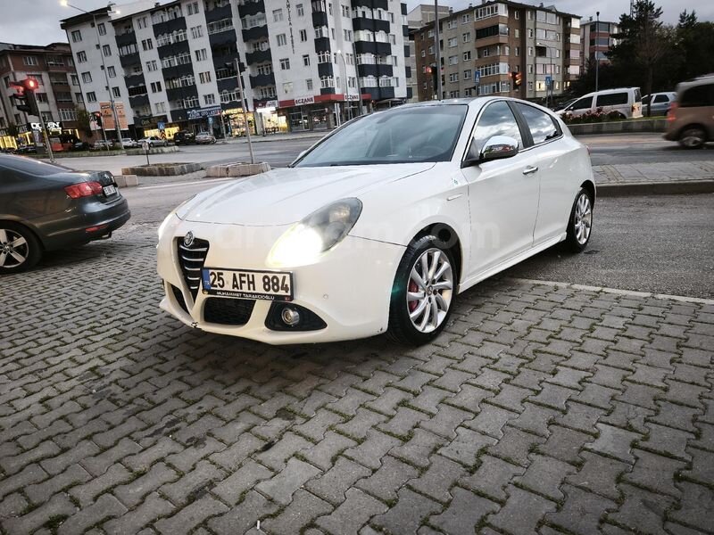 Sahibinden Alfa Romeo Giulietta 1.4 TB MultiAir Distinctive 2015 Model 4