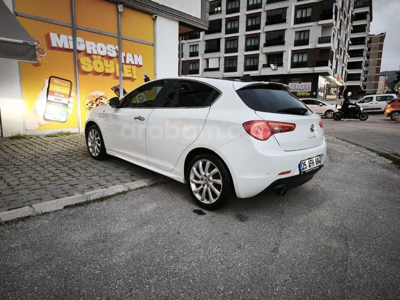 Sahibinden Alfa Romeo Giulietta 1.4 TB MultiAir Distinctive 2015 Model 6