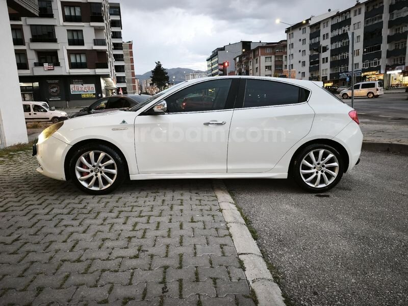 Sahibinden Alfa Romeo Giulietta 1.4 TB MultiAir Distinctive 2015 Model 7