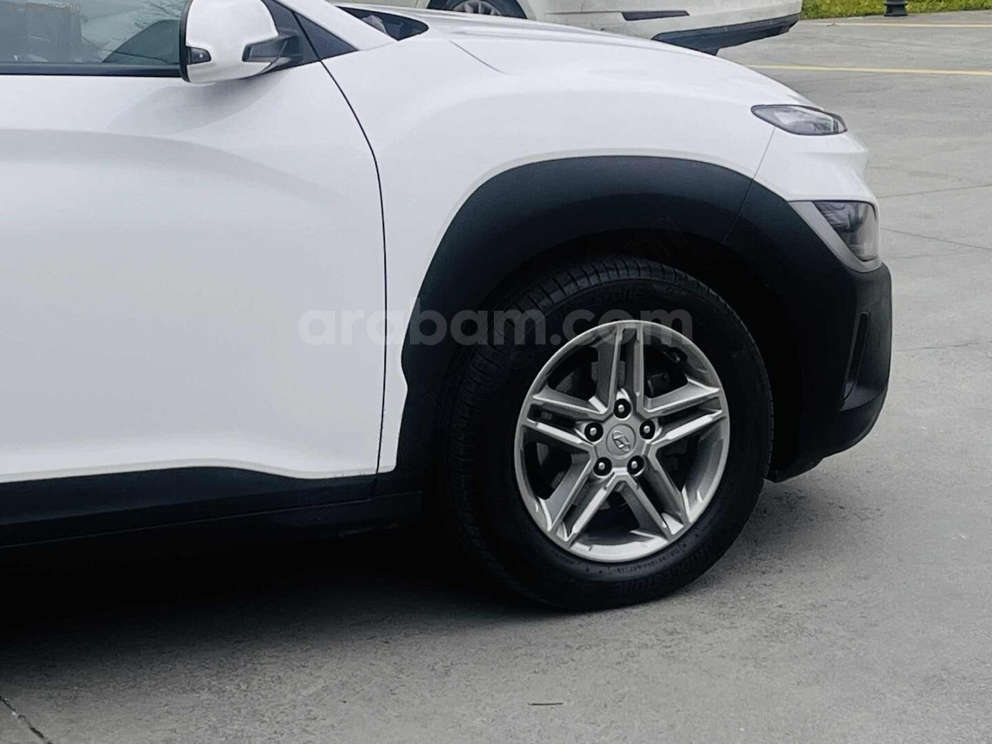 Galeriden Hyundai Kona 1.0 T-GDI Style 2021 Model İstanbul 43.000 km Beyaz 6