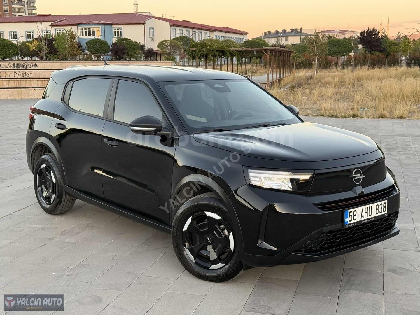 Galeriden Opel Frontera 1.2 Hybrid Edition 2026 Model Sivas 6.100 km Siyah 2