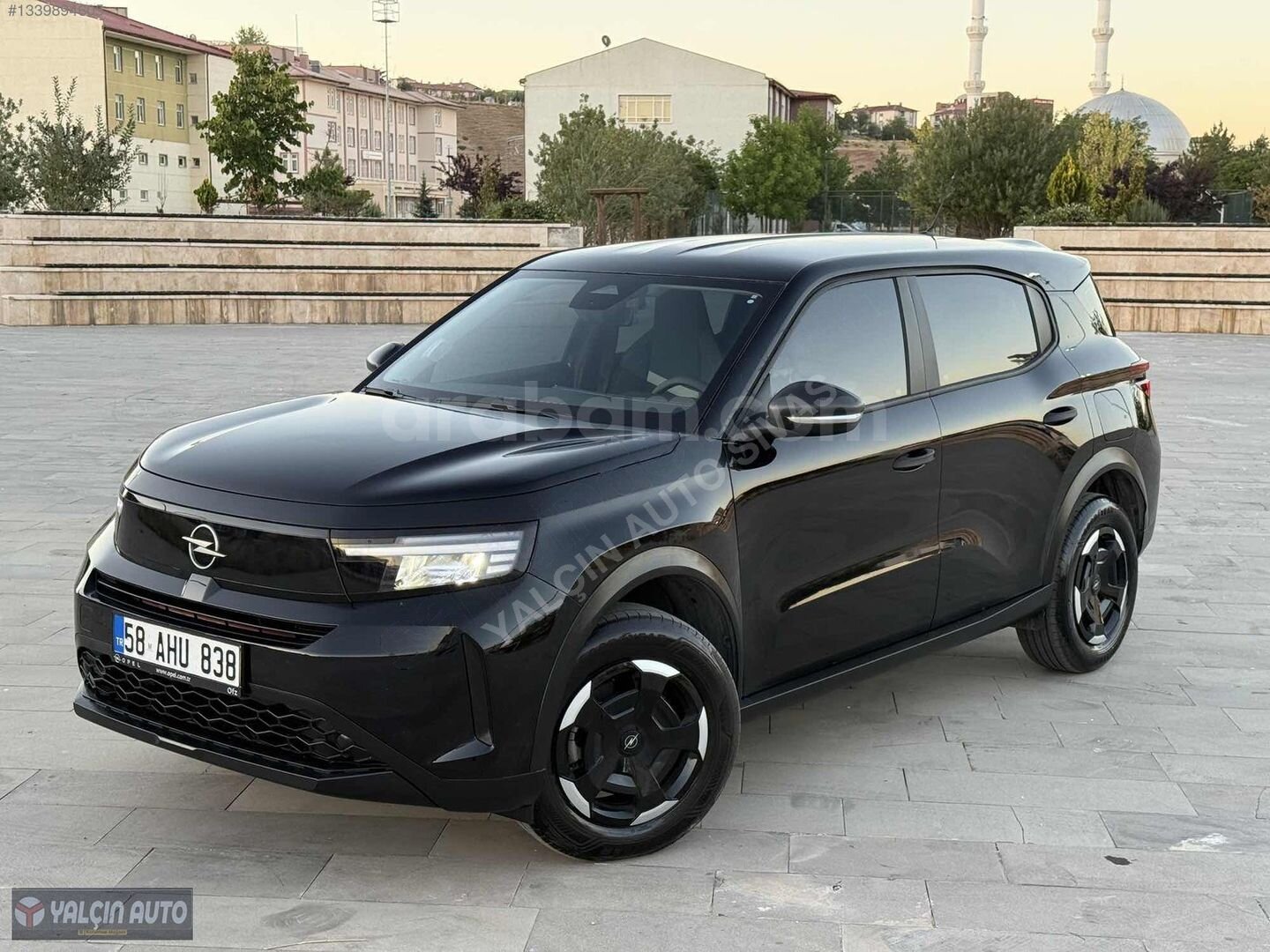Galeriden Opel Frontera 1.2 Hybrid Edition 2026 Model Sivas 6.100 km Siyah 3
