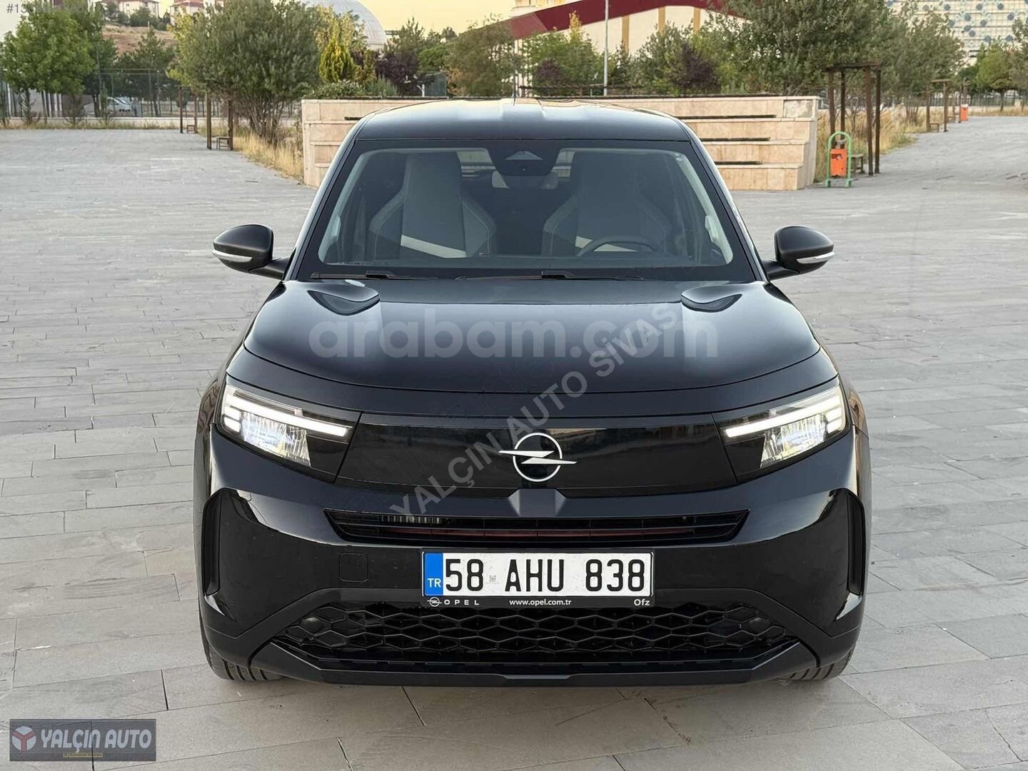 Galeriden Opel Frontera 1.2 Hybrid Edition 2026 Model Sivas 6.100 km Siyah 4