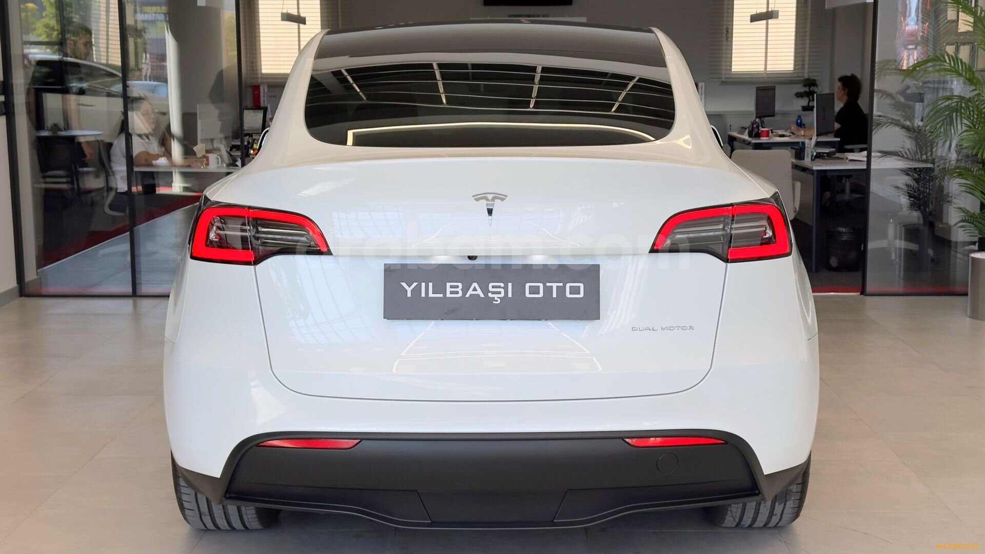 Galeriden Tesla Model Y Long Range AWD 2023 Model Bursa 6.001 km Beyaz 6