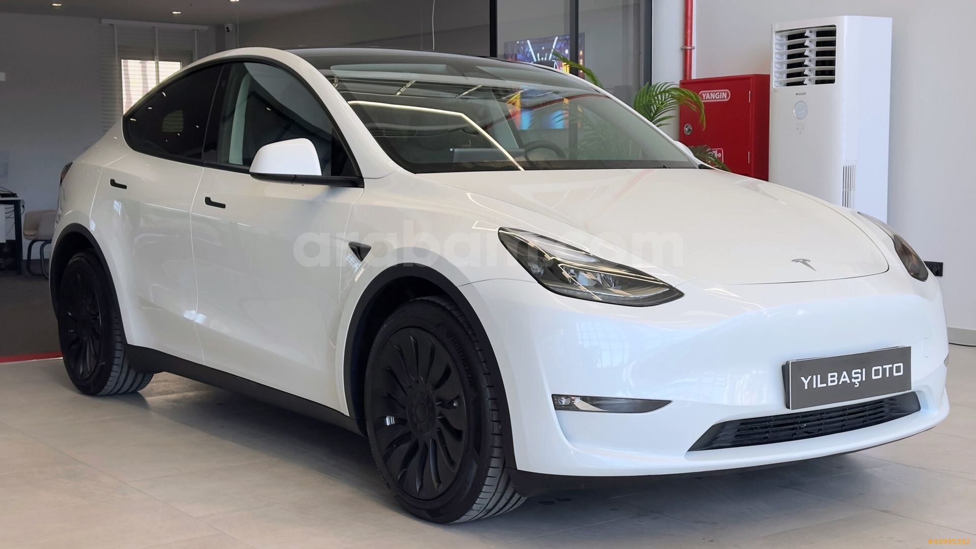 Galeriden Tesla Model Y Long Range AWD 2023 Model Bursa 6.001 km Beyaz 3