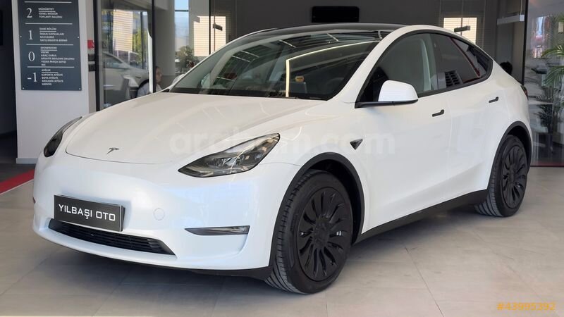 Galeriden Tesla Model Y Long Range AWD 2023 Model Bursa 6.001 km Beyaz