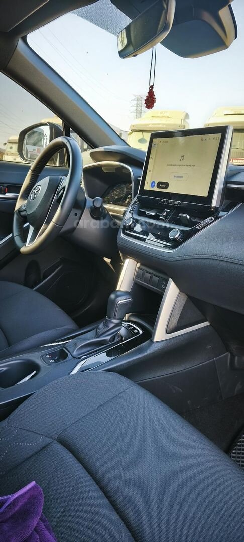 Sahibinden Toyota Corolla Cross 1.8 Hybrid Flame X-Pack 2025 Model 4