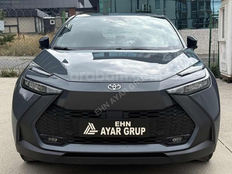 2025 TOYOTA C-HR 1.8 HYBRİT FLAME e-CVT 13 BİN KM DE