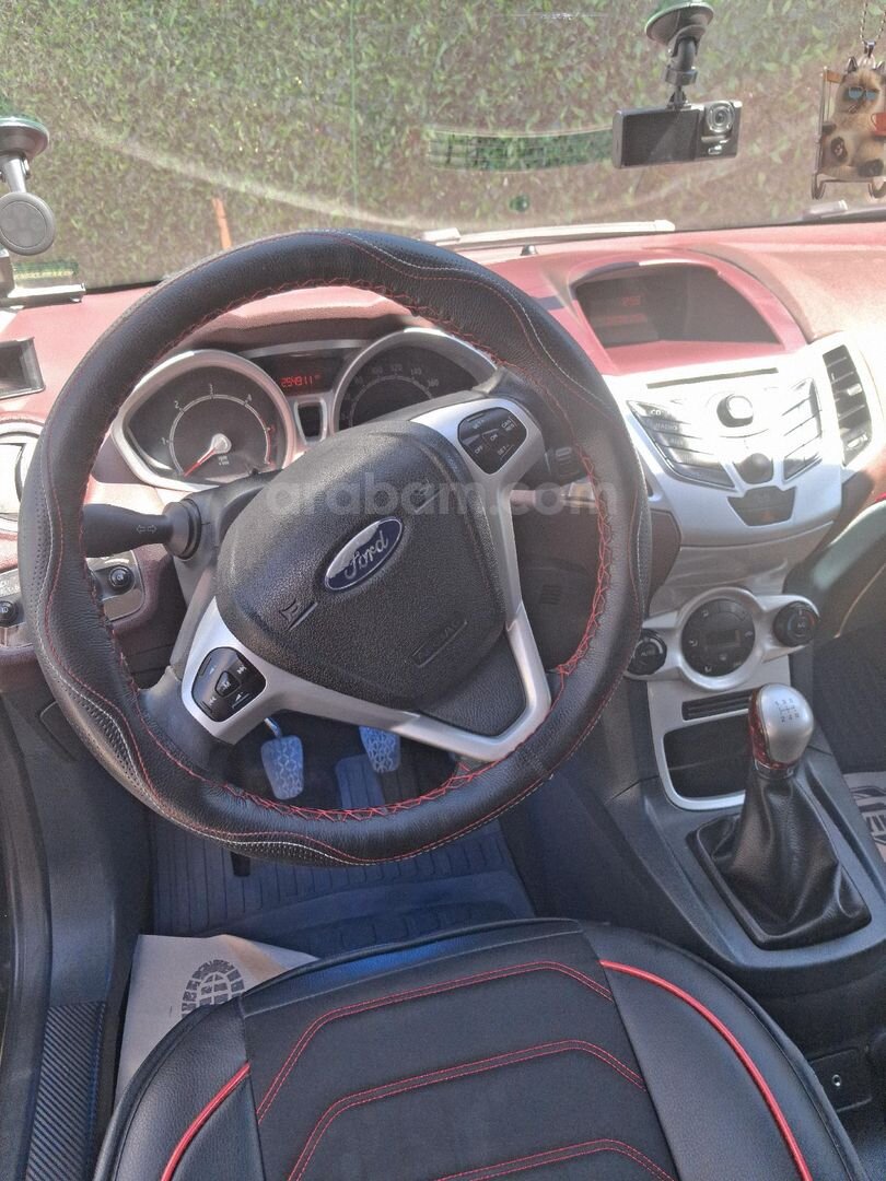 Sahibinden Ford Fiesta 1.4 TDCi Titanium X 2011 Model 255.000 km Siyah 6