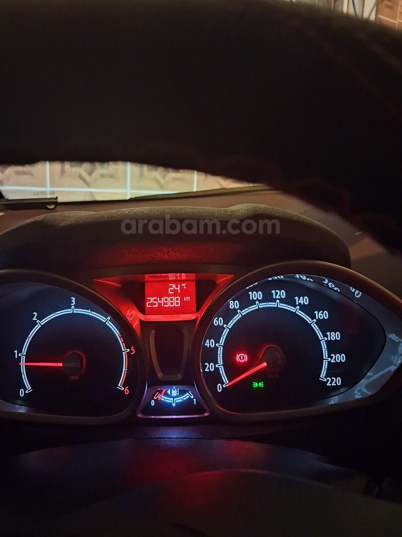 Sahibinden Ford Fiesta 1.4 TDCi Titanium X 2011 Model 255.000 km Siyah 3