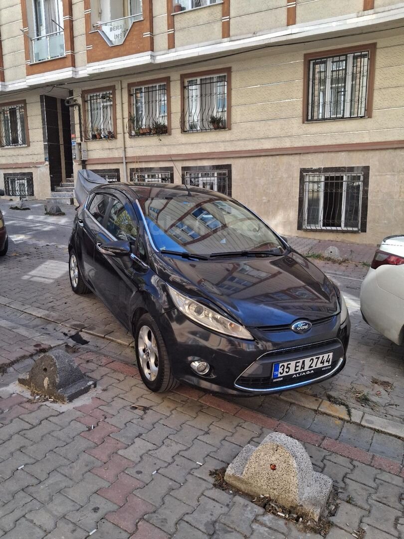 Sahibinden Ford Fiesta 1.4 TDCi Titanium X 2011 Model 255.000 km Siyah 1
