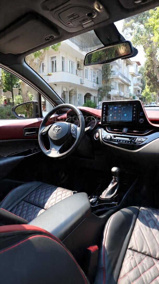Sahibinden Toyota C-HR 1.2 Turbo Diamond Premium 2017 Model 4