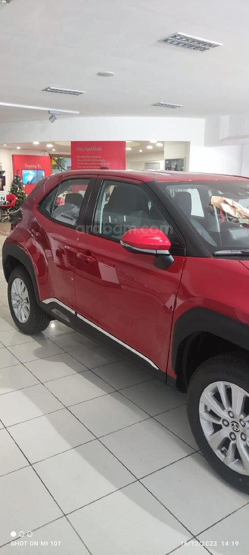 Sahibinden Toyota Yaris Cross 1.5 Hybrid Flame X-Pack 2023 Model 6