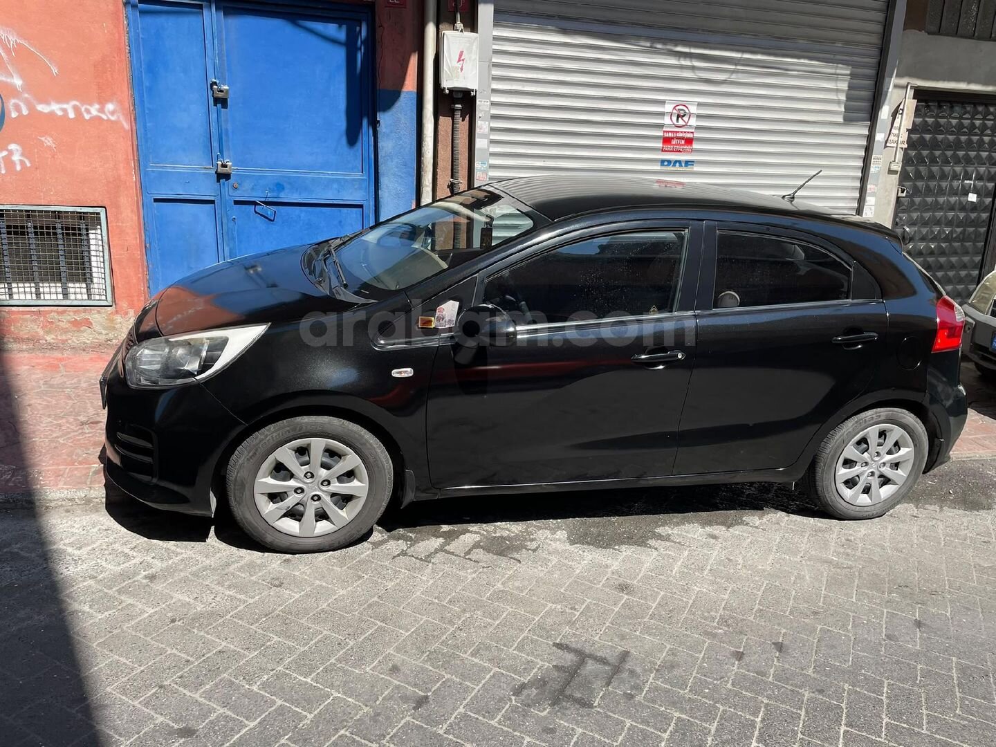 Sahibinden Kia Rio 1.4 CRDi Comfort 2015 Model İstanbul 126000 km Siyah 3