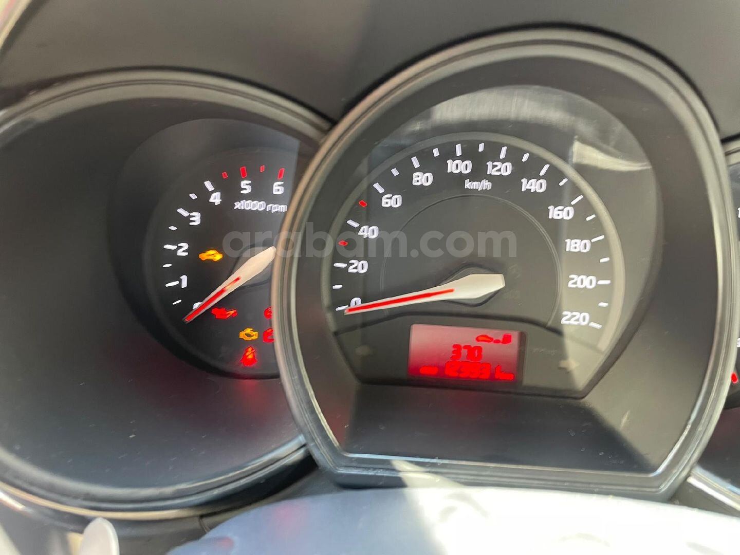 Sahibinden Kia Rio 1.4 CRDi Comfort 2015 Model İstanbul 126000 km Siyah 6