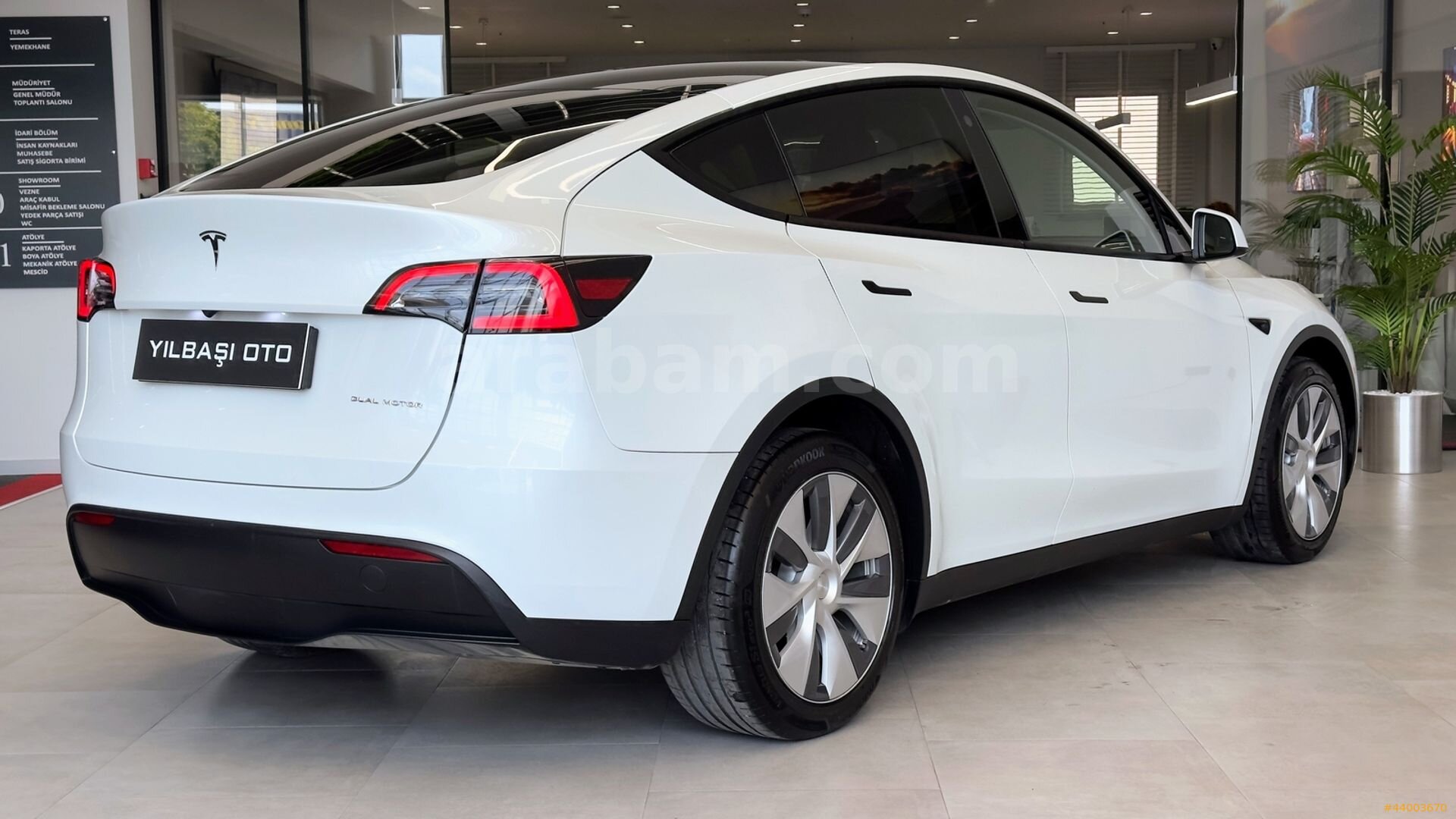 Galeriden Tesla Model Y Long Range AWD 2023 Model Bursa 47.829 km Beyaz 5