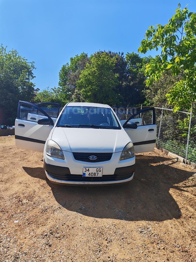 SAHİBİNDEN TÜM AĞIR BAKIMLARI YENİ KIA RIO 1.5 CRDi TREND 2