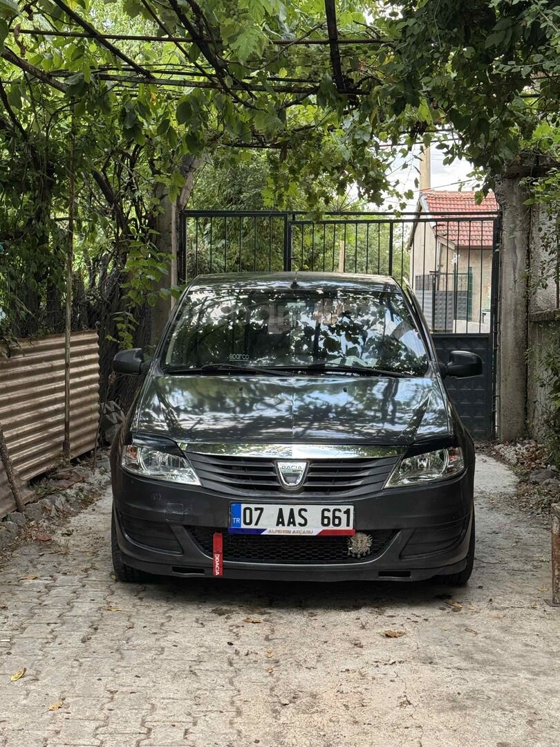 TAKASA AÇIKTIR Sahibinden Dacia Logan 1.5 dCi Ambiance 2012 Model 685.000 km Füme 1