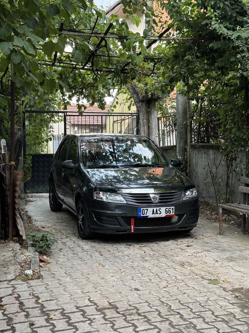 TAKASA AÇIKTIR Sahibinden Dacia Logan 1.5 dCi Ambiance 2012 Model 685.000 km Füme 3