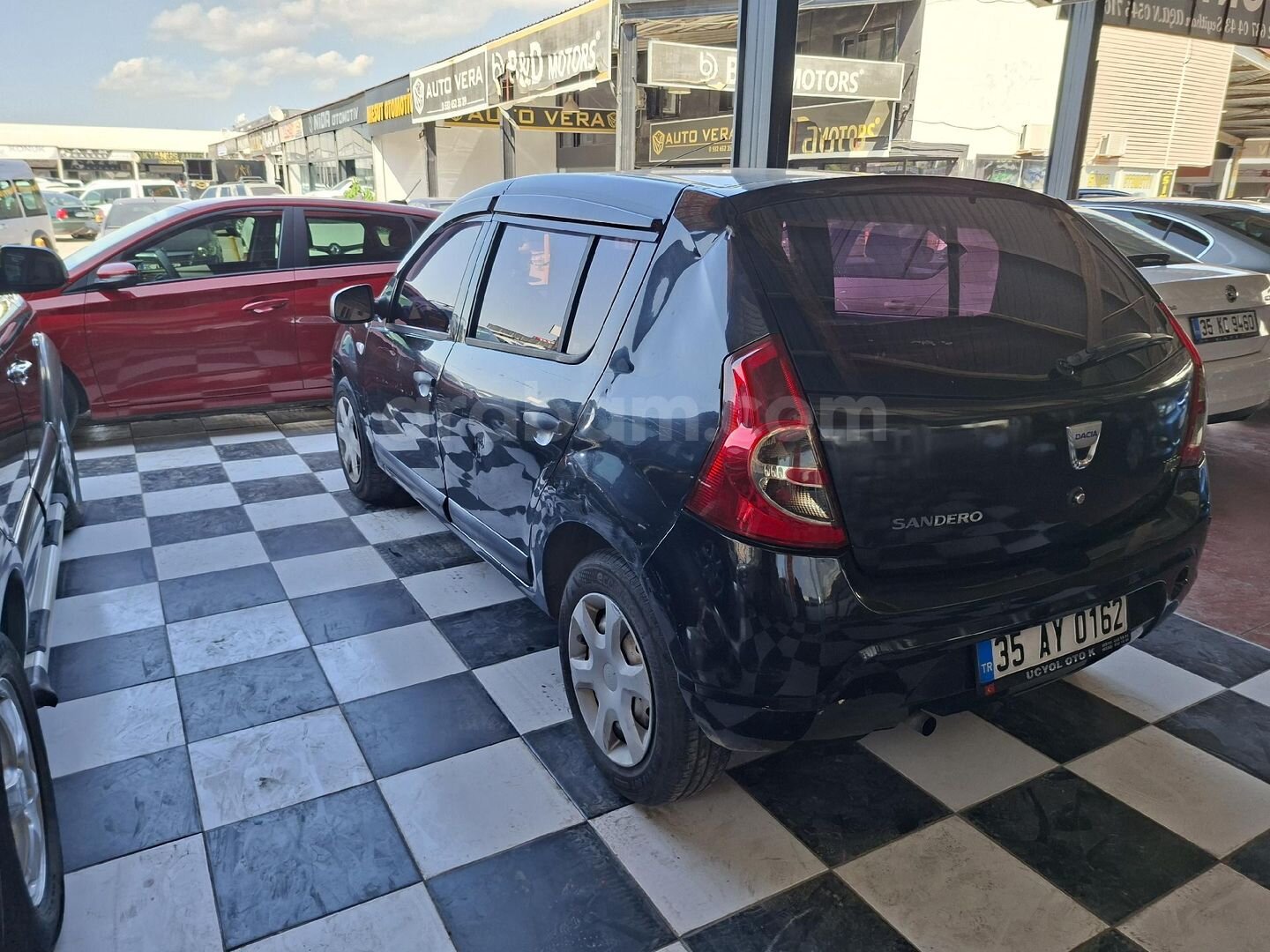 Dacia Sandero 1.5 dCi Ambiance 2011 Model İzmir 1