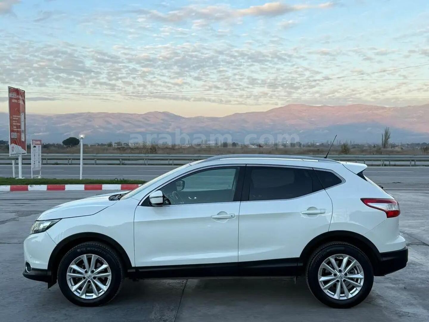 *Özel Plaka* BJK *Qashqai*2. Sahibinden*116.000 Km.*Otomatik*Hatasız/Tertemiz* 2