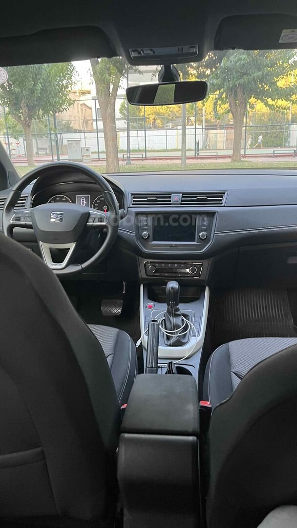 Sahibinden Seat Arona 1.0 EcoTSI Xcellence 2020 Model İzmir 47.780 km Gri 4