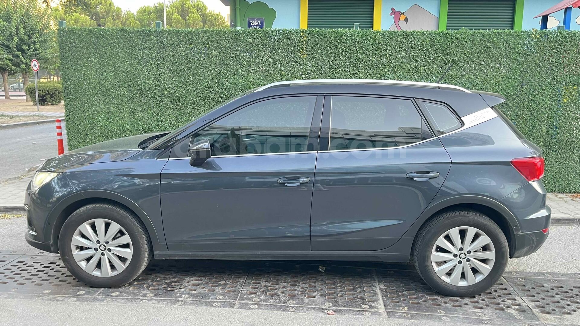 Sahibinden Seat Arona 1.0 EcoTSI Xcellence 2020 Model İzmir 47.780 km Gri 2