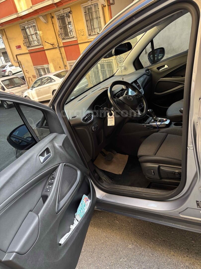 Sahibinden Opel Crossland 1.5 elegance 2022 Model 48000 km Gri (Gümüş) 5