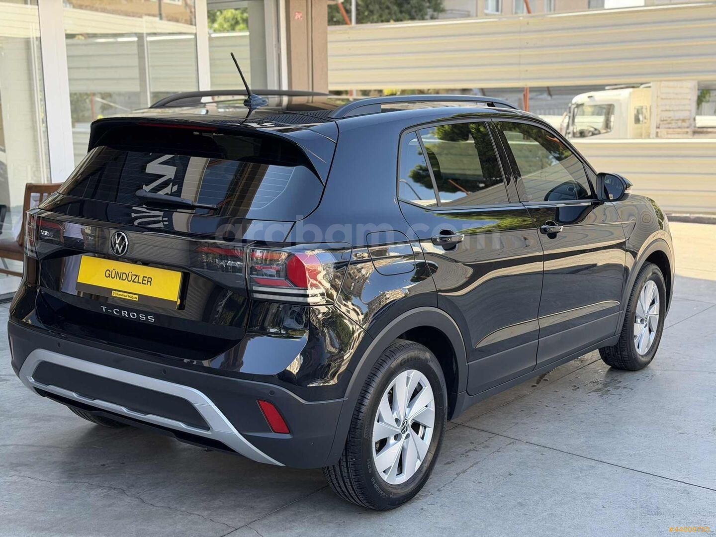Galeriden Volkswagen T-Cross 1.0 TSI Life 2024 Model İstanbul 9.500 km Siyah 5
