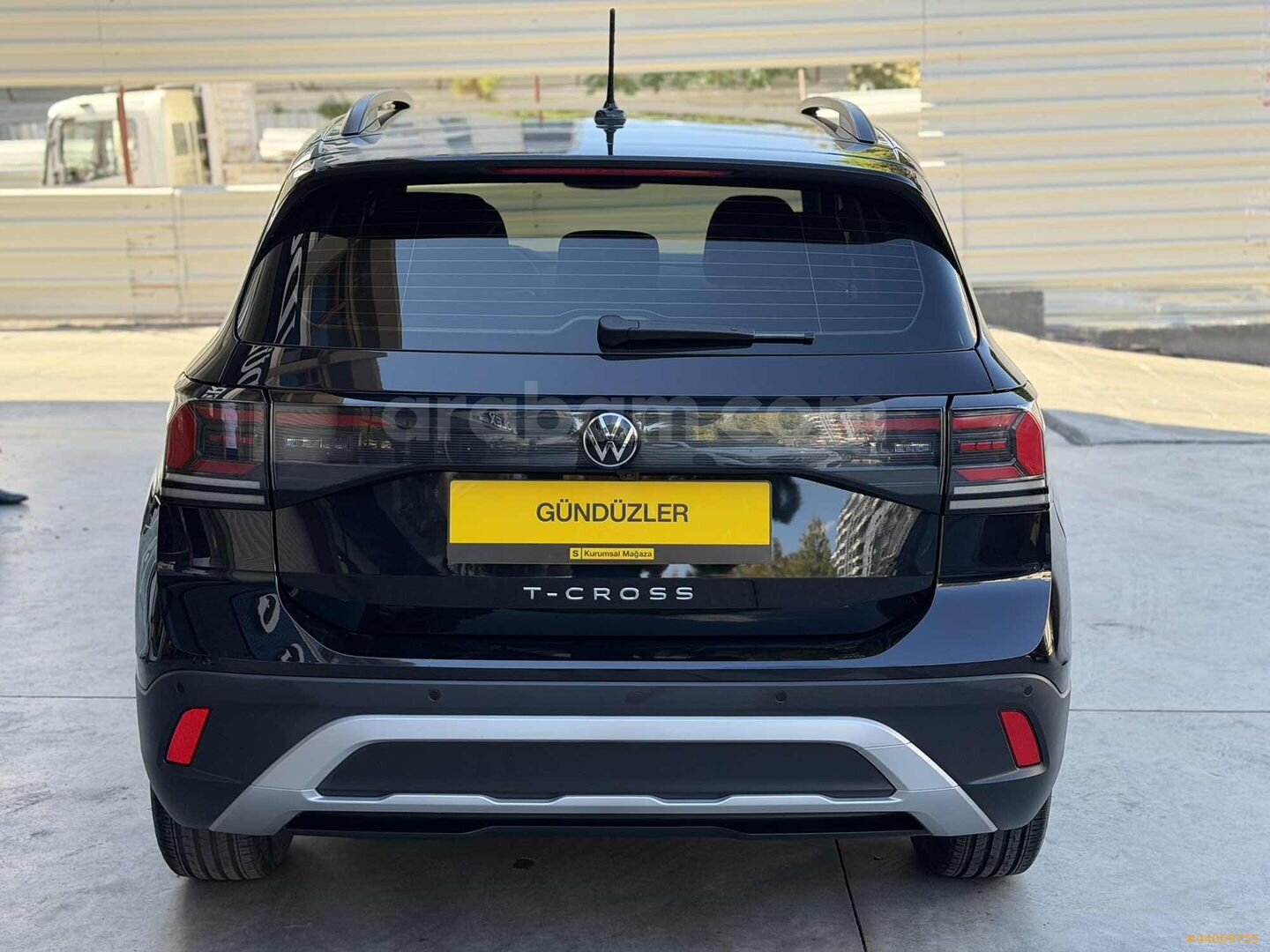 Galeriden Volkswagen T-Cross 1.0 TSI Life 2024 Model İstanbul 9.500 km Siyah 4