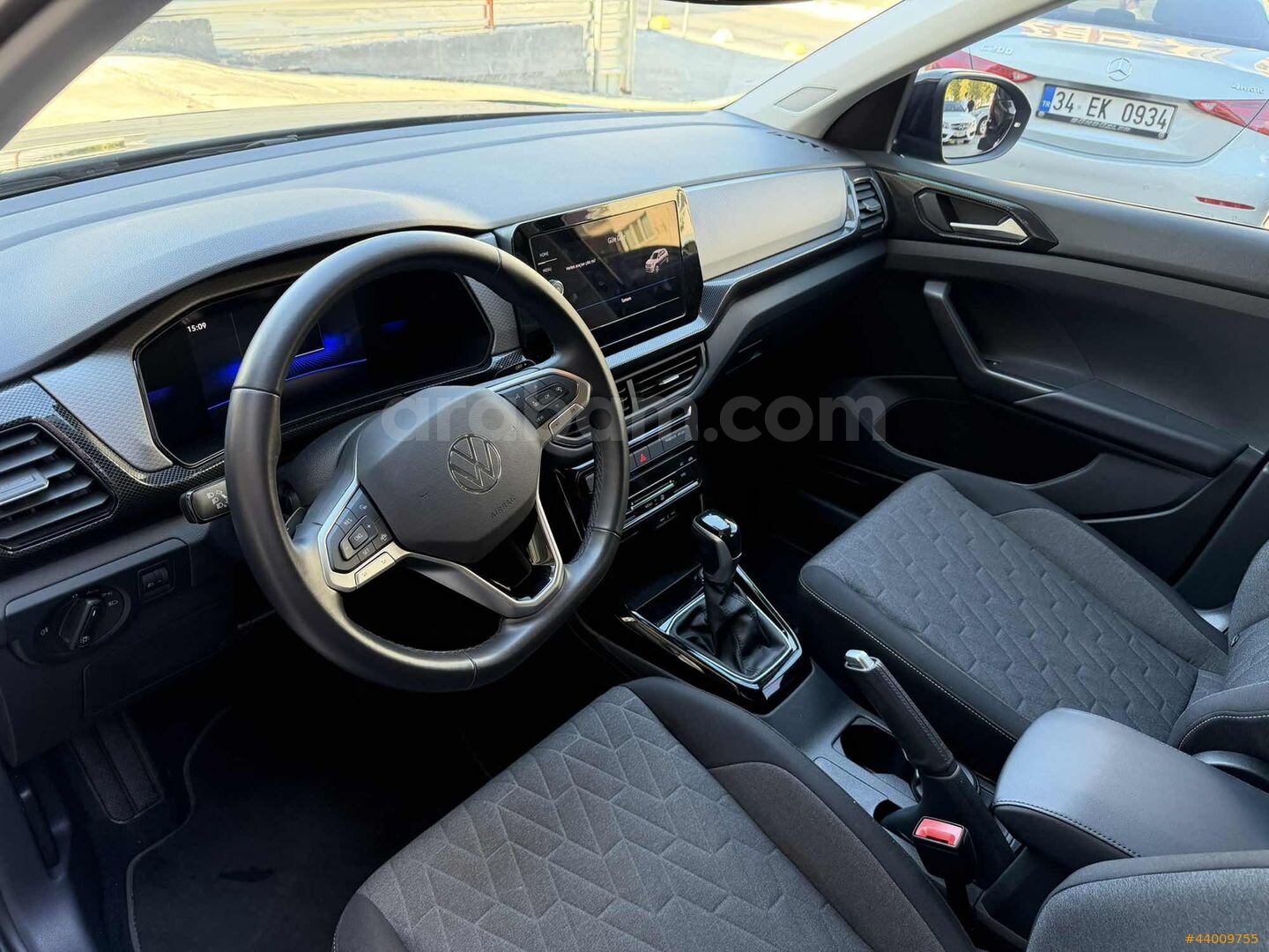 Galeriden Volkswagen T-Cross 1.0 TSI Life 2024 Model İstanbul 9.500 km Siyah 7