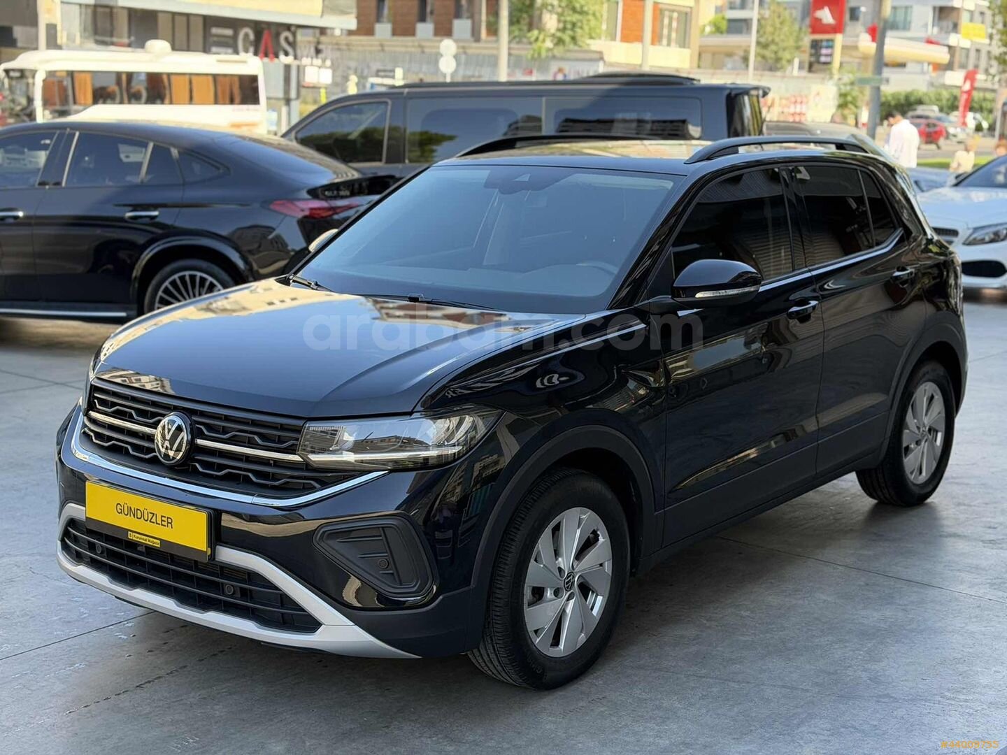 Galeriden Volkswagen T-Cross 1.0 TSI Life 2024 Model İstanbul 9.500 km Siyah 2