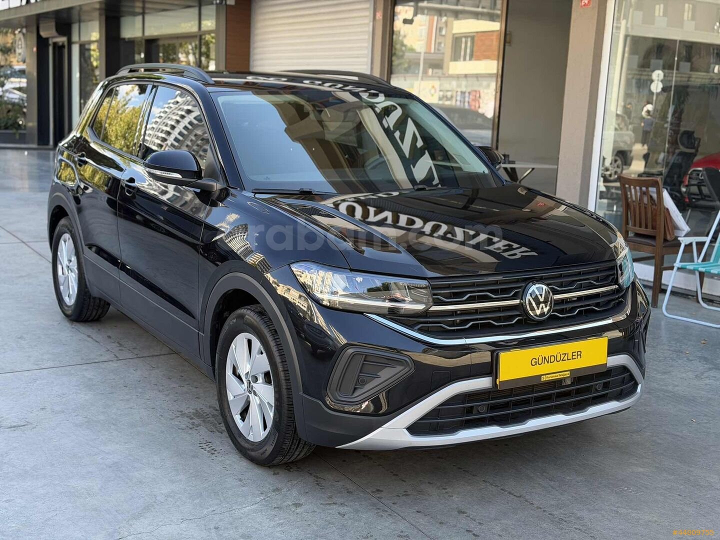 Galeriden Volkswagen T-Cross 1.0 TSI Life 2024 Model İstanbul 9.500 km Siyah 3