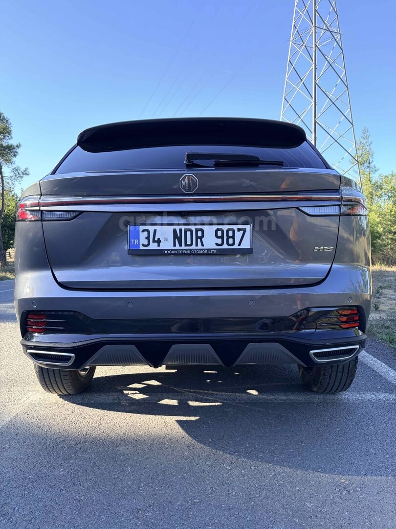 Sahibinden MG HS 1.5 T-GDI Luxury 2024 Model İstanbul 38.500 km Füme 3
