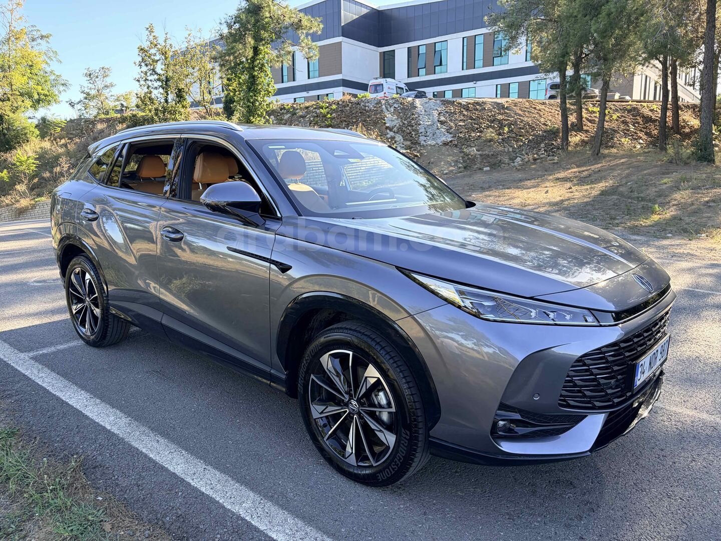 Sahibinden MG HS 1.5 T-GDI Luxury 2024 Model İstanbul 38.500 km Füme 4